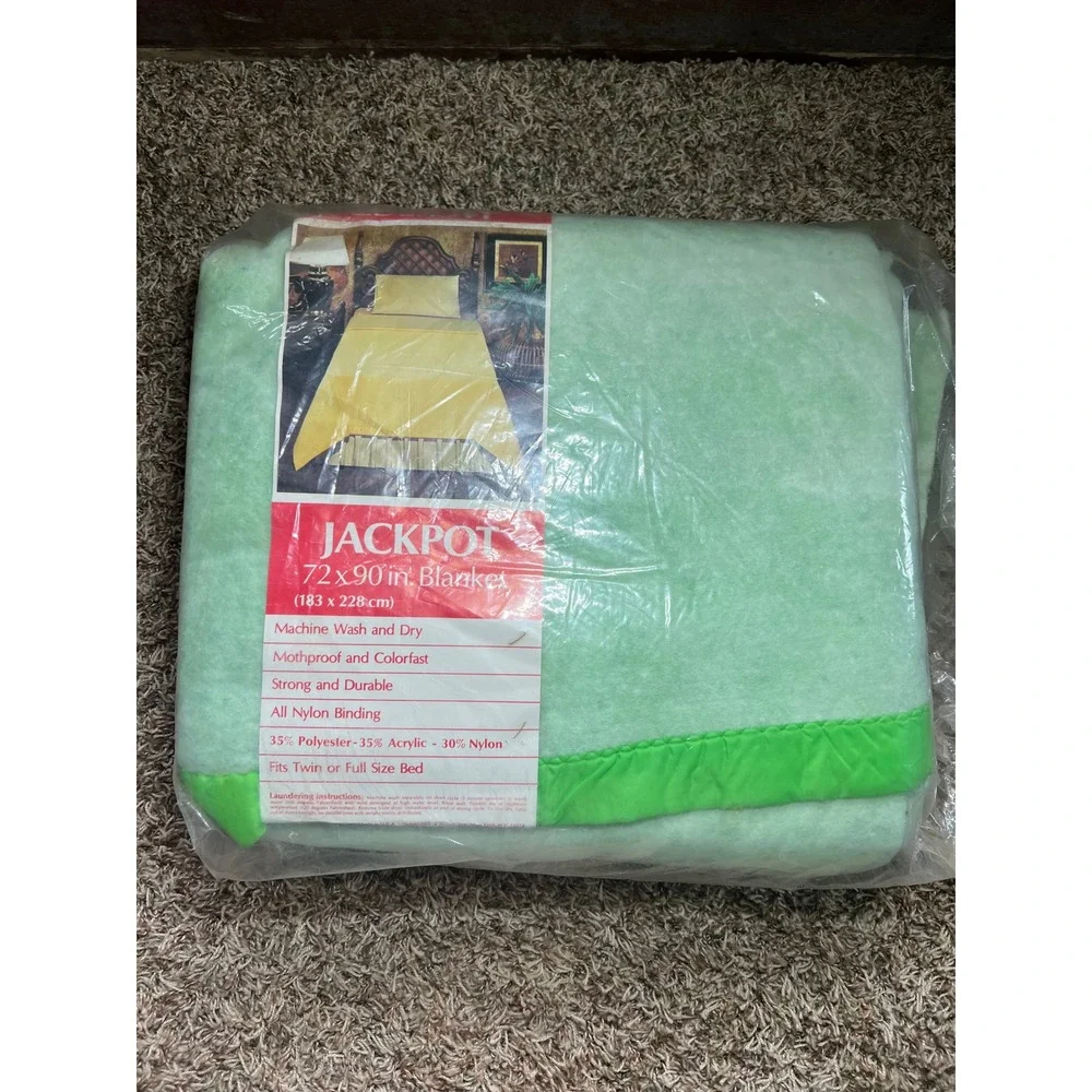 VTG  Jackpot  Lime Green Blanket 72x90 Twin Full Nylon Binding Made in USA NEW